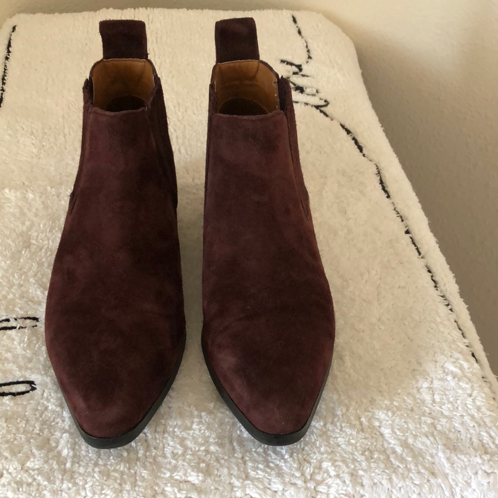 Zara woman burgundy.   Size 7 1/2M. (Size 38EU)